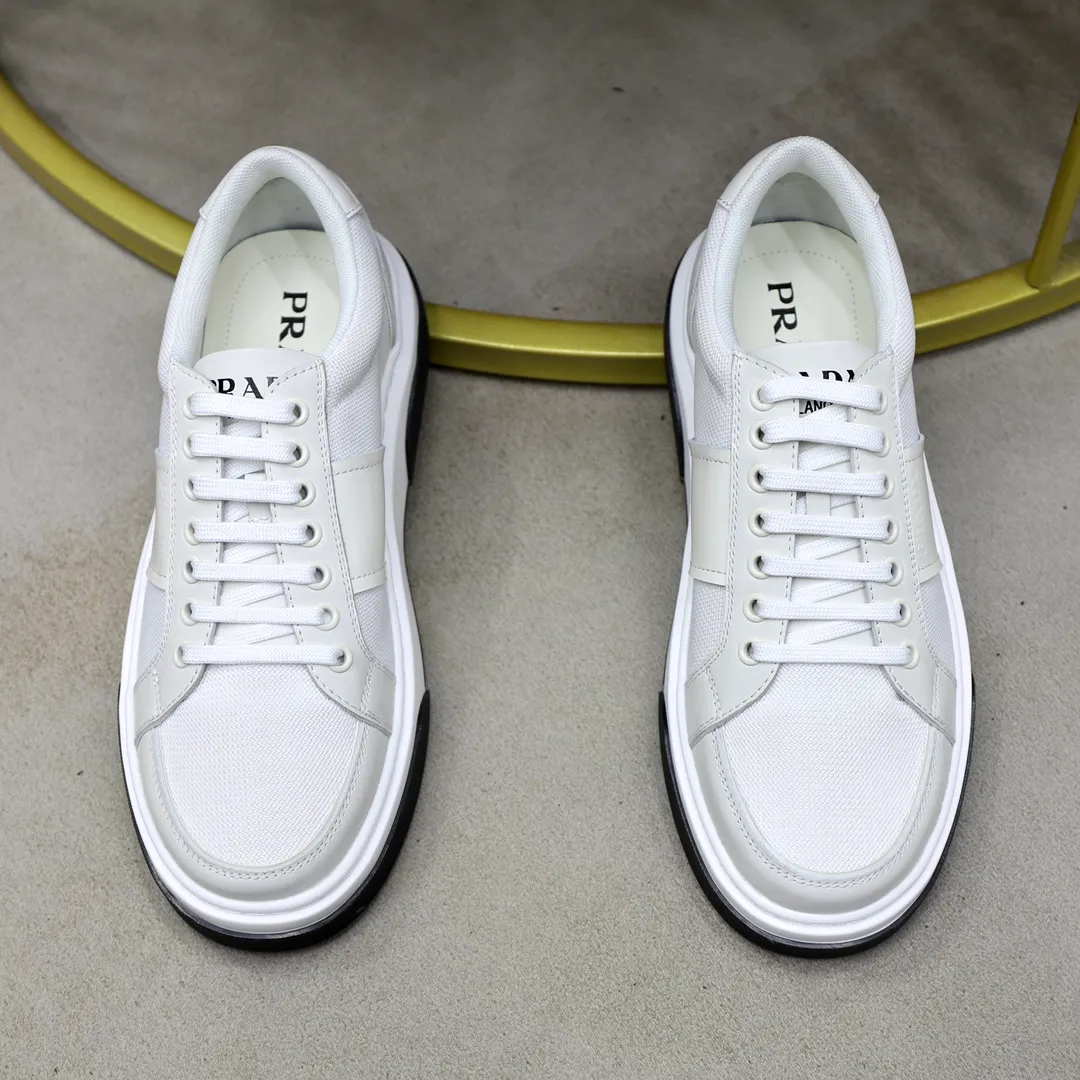 Ex-factory price: 680💰Top original order Brand: PRADA (Prada) Standard code: Men's size 38/44 (45 can be customized) Grade: Same as the official website Material: Original cowhide stitched with imported cloth, cowhide lining, original combination of two-color wear-resistant soft outsole Style category: casual sports version, young fashion, European and American trend, British style Color: actual picture color